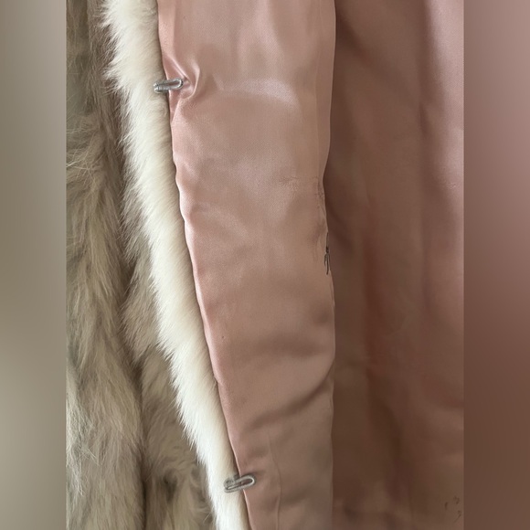 Saga Fox Genuine Norwegian Blue Fox Fur Coat – Luxury Natural Fur—size M - Picture 7 of 16